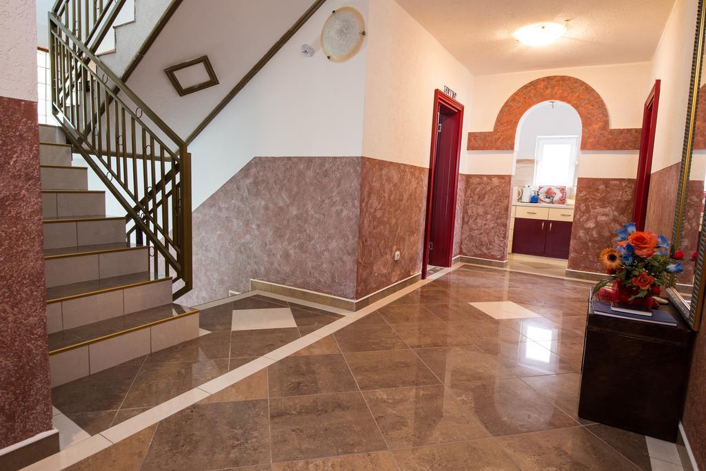 Hotel Wellness & Spa Angelo Gabriel Petrovac Zewnętrze zdjęcie