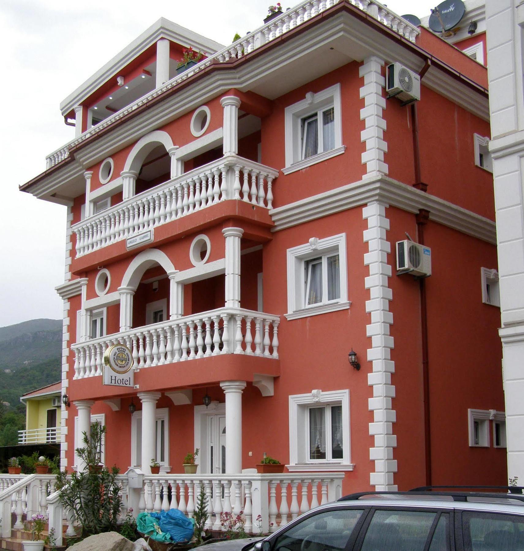 Hotel Wellness & Spa Angelo Gabriel Petrovac Zewnętrze zdjęcie