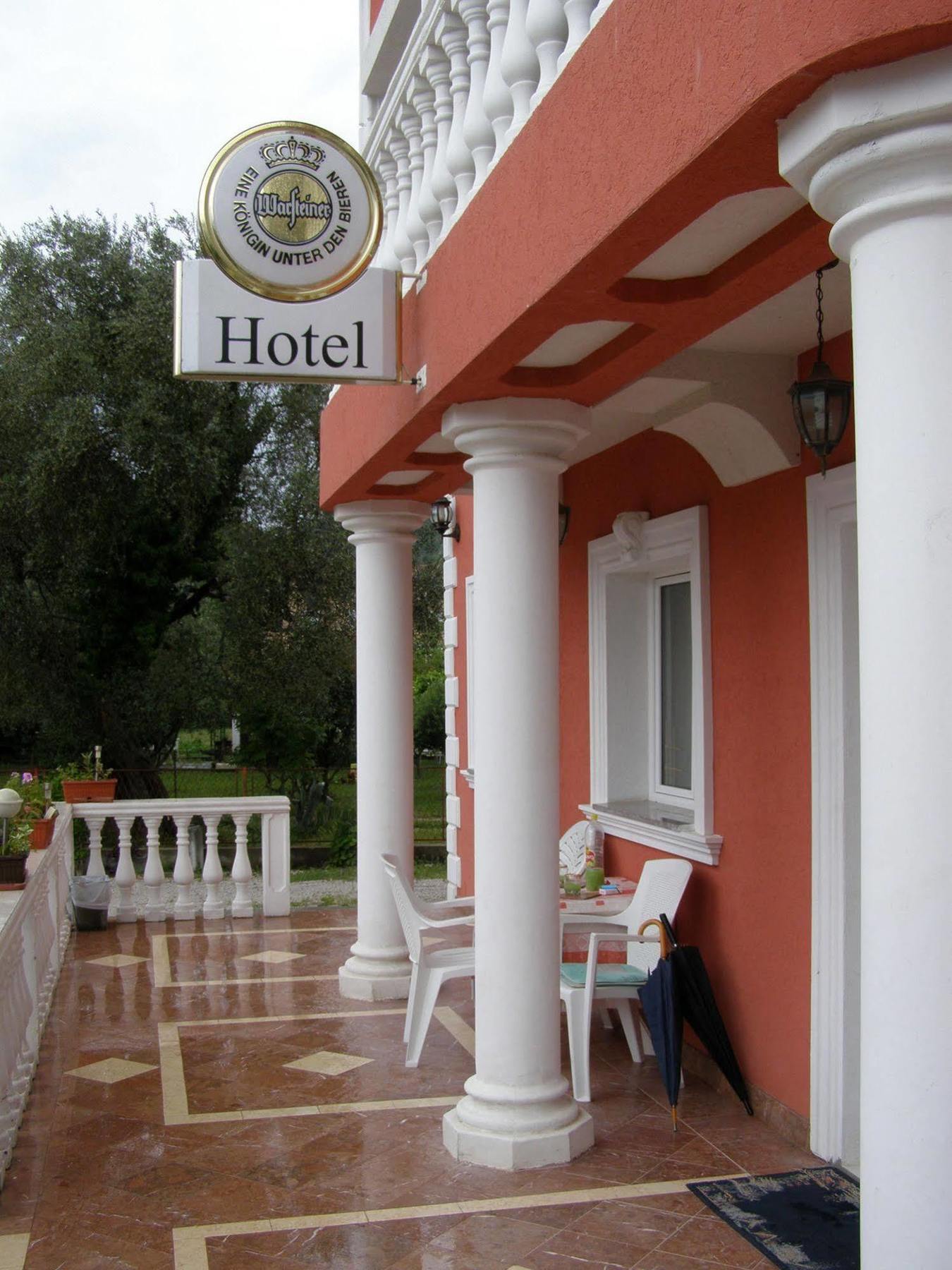 Hotel Wellness & Spa Angelo Gabriel Petrovac Zewnętrze zdjęcie