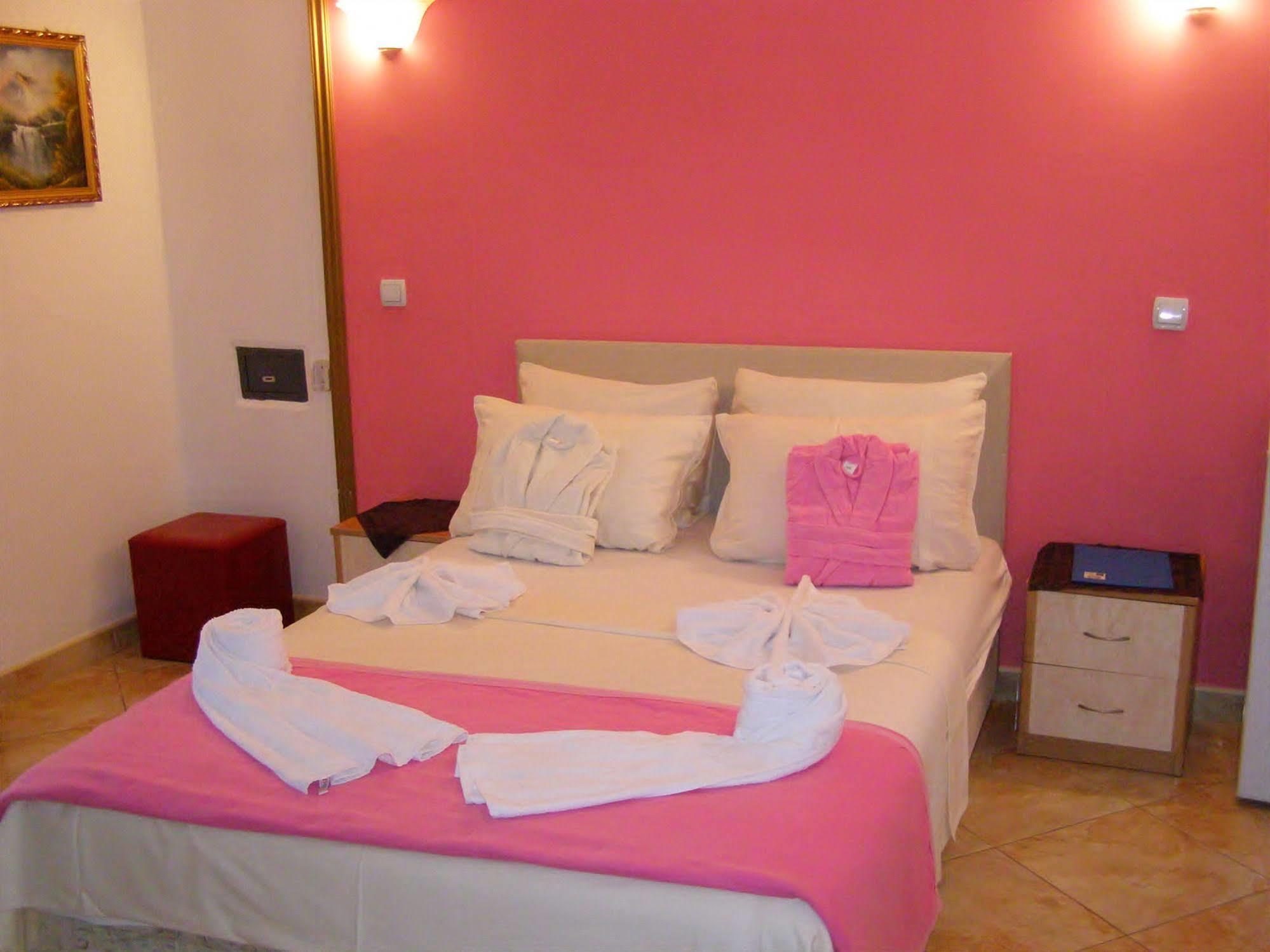 Hotel Wellness & Spa Angelo Gabriel Petrovac Zewnętrze zdjęcie